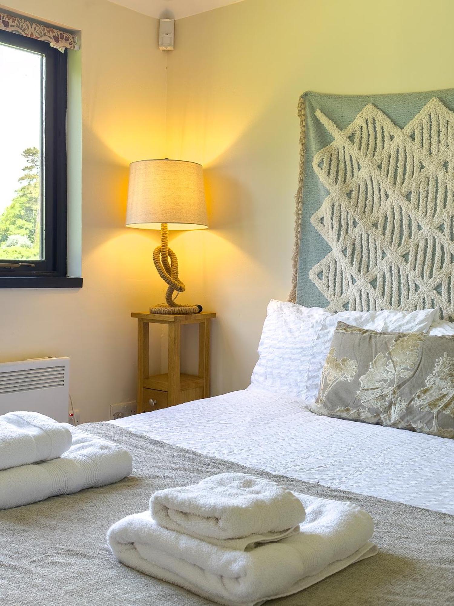 Rural Lodge Stay In Windsor! Hot Tub! Sleeps 20 Bray Exterior foto